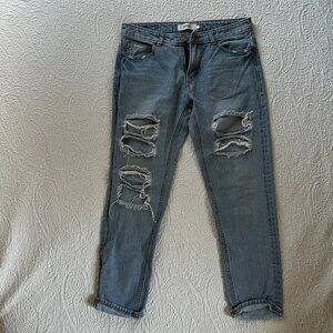 Distressed Boyfriend Jeans Light Wash Size 28
